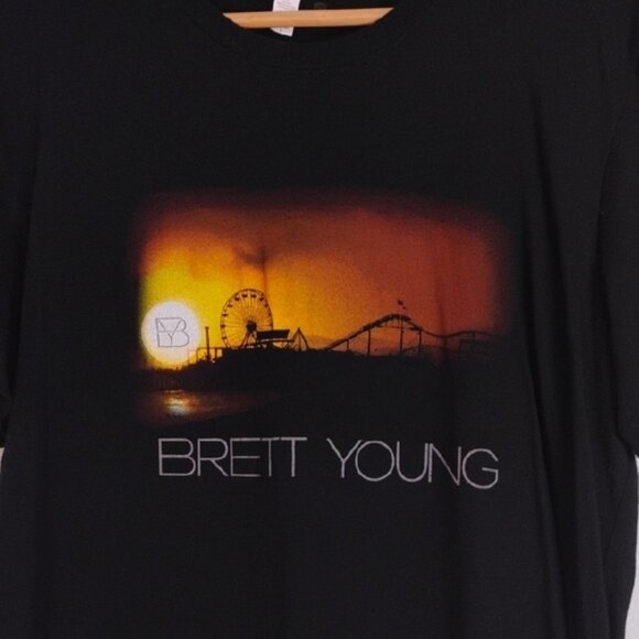 BRETT YOUNG Graphic Tee Size L 100% Cotton Unisex- Concert Country - Picture 2 of 7